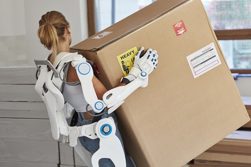 Woman Robot Med Istock