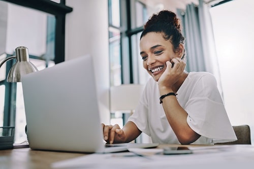 Hybrid Worker Istock Med Delmaine Donson